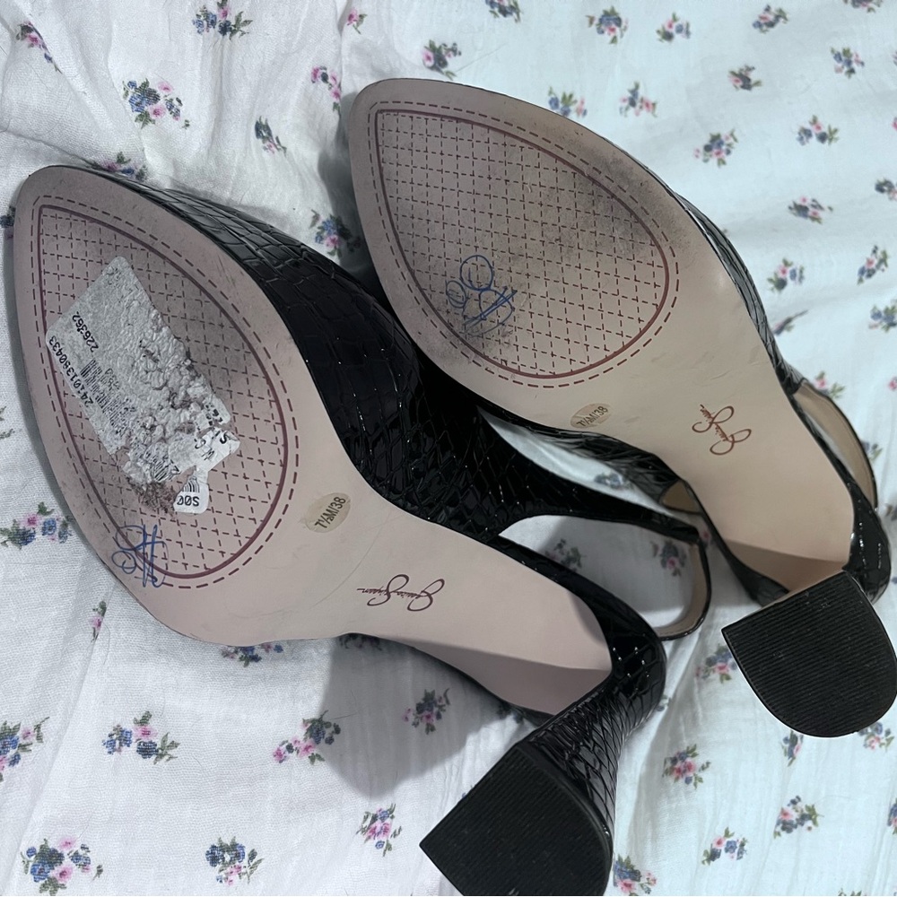 SOLD - Picture 4 of 4